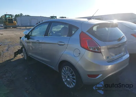 2015 Ford Fiesta Titanium из США, поврежденный, VIN 3FADP4FJ1FM208775